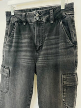 Load image into Gallery viewer, Dion Cargo Jeans - Size 27
