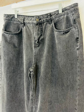 Load image into Gallery viewer, Abi Wide Leg Jeans - Size 16
