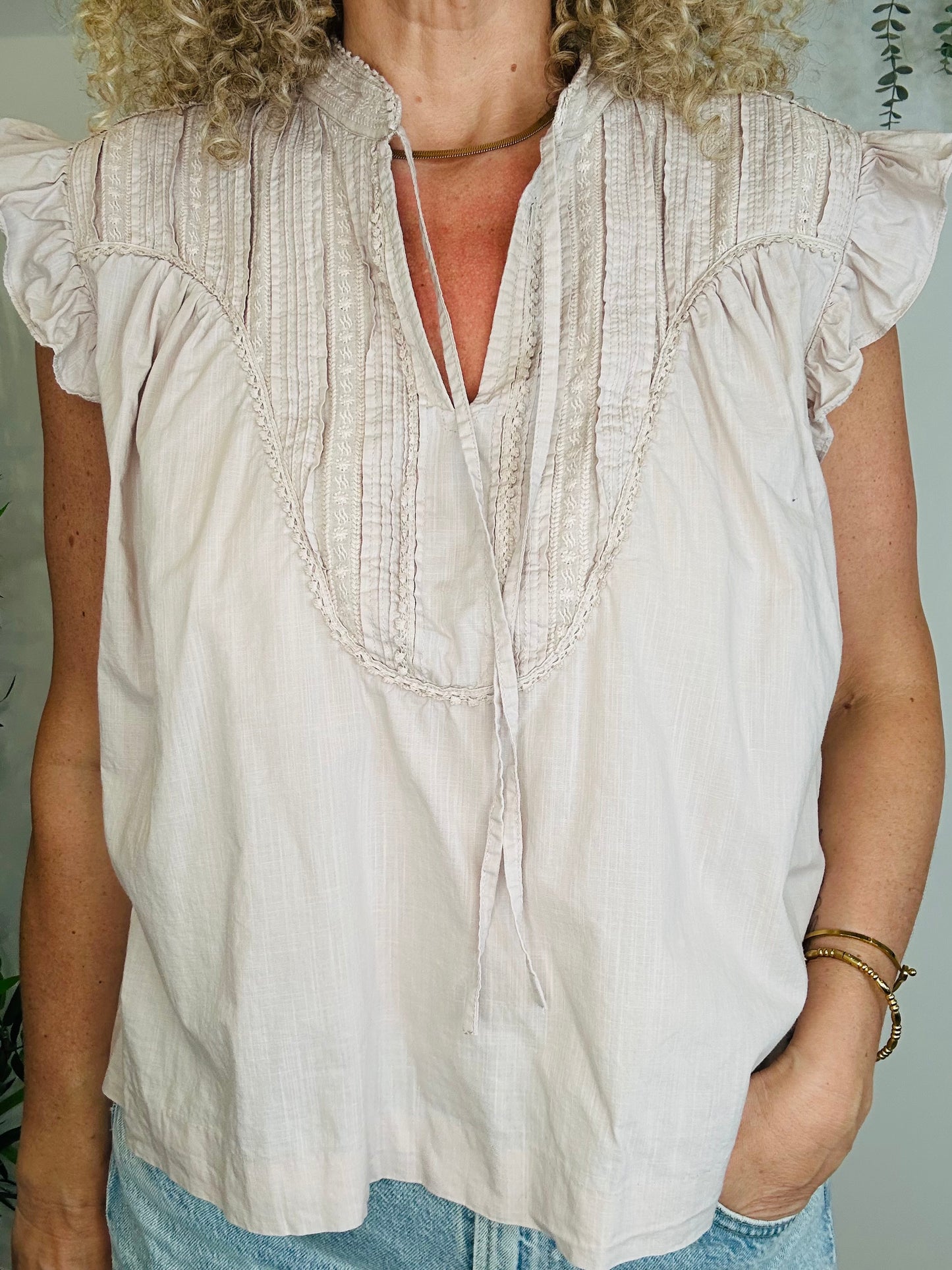 Sleeveless Frill Top - Size 40