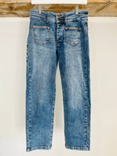 Load image into Gallery viewer, Patch Pocket Cropped Jeans - Size 28

