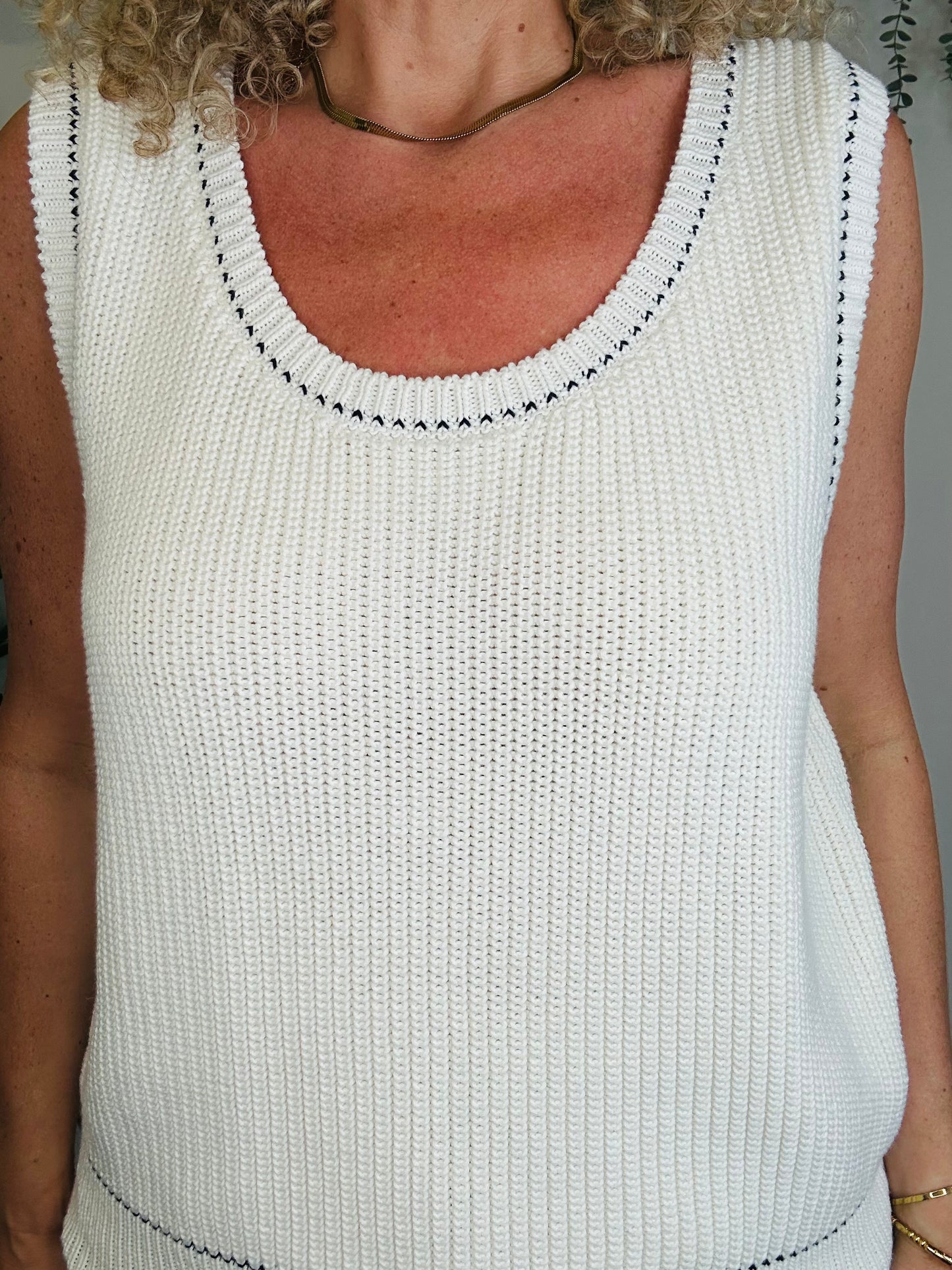 Knitted Vest - Size L