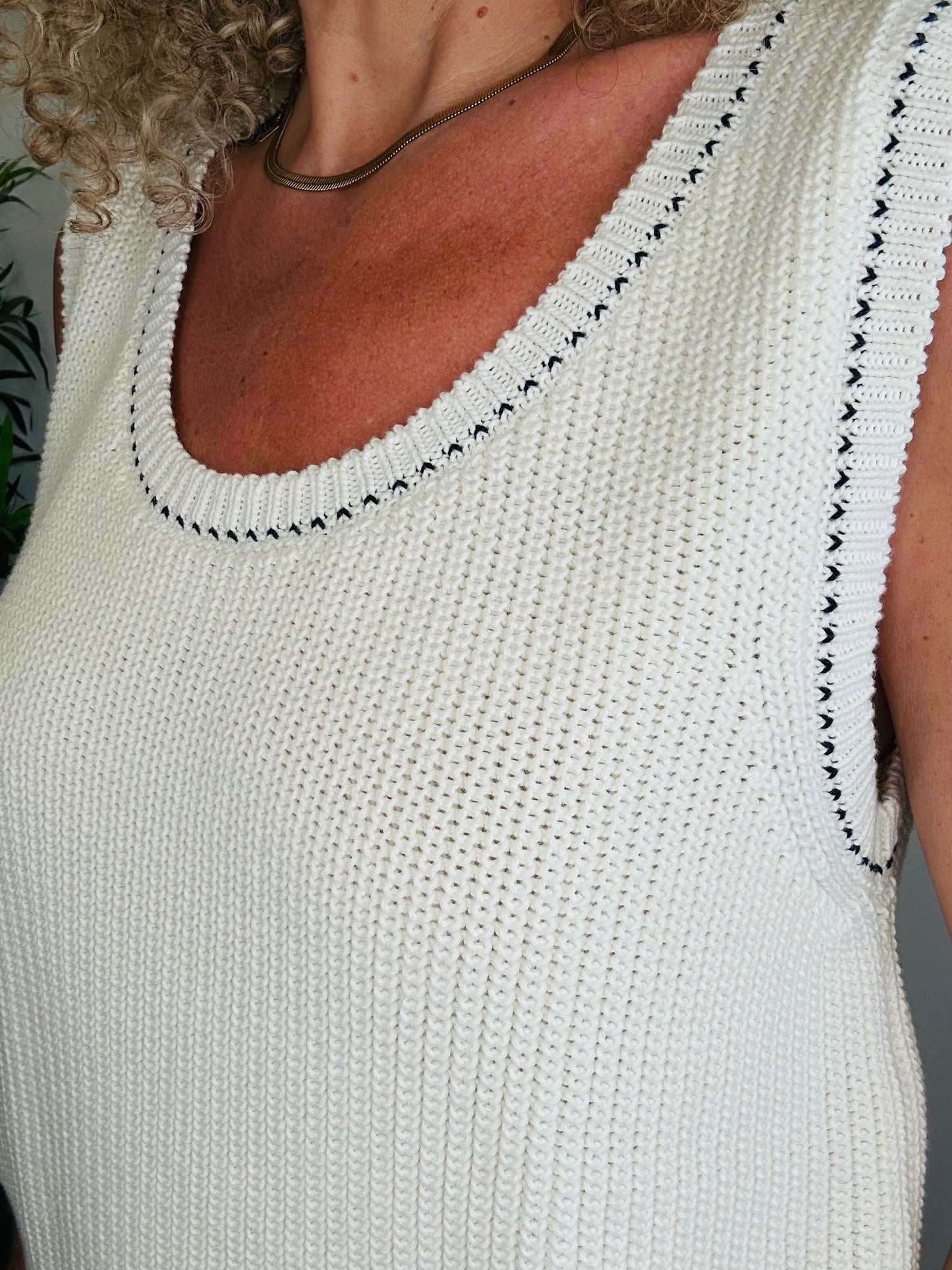 Knitted Vest - Size L