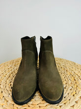 Load image into Gallery viewer, Suede Ankle Boots - Size 38
