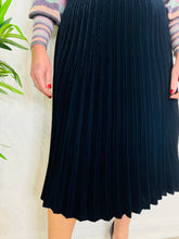 Load image into Gallery viewer, Velvet Pleated Skirt - Size 36
