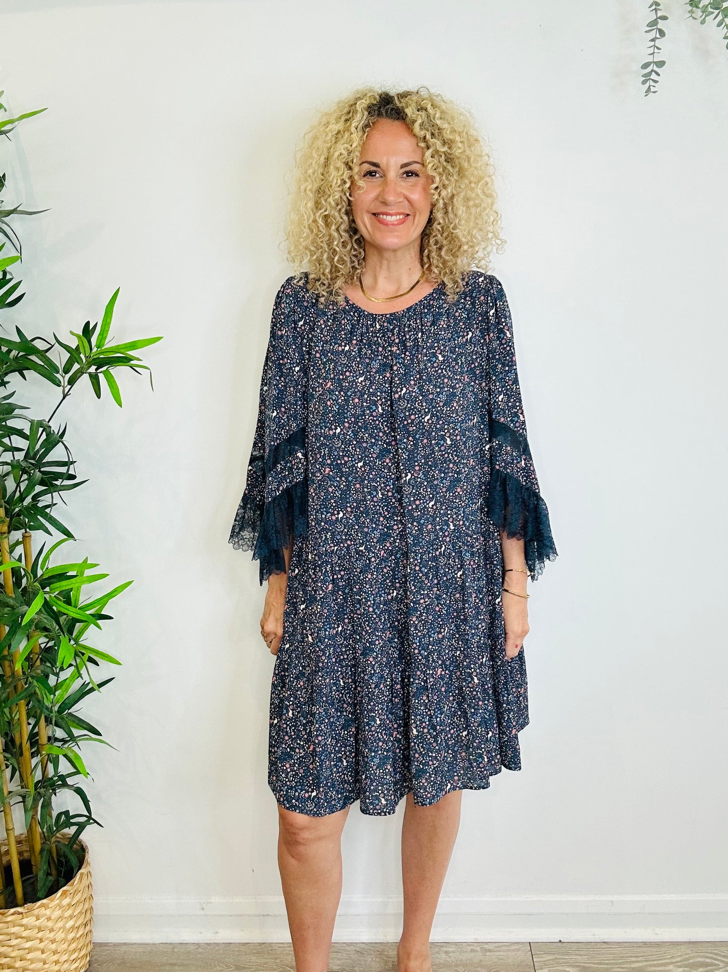 Short Patterned Dress - Size 42