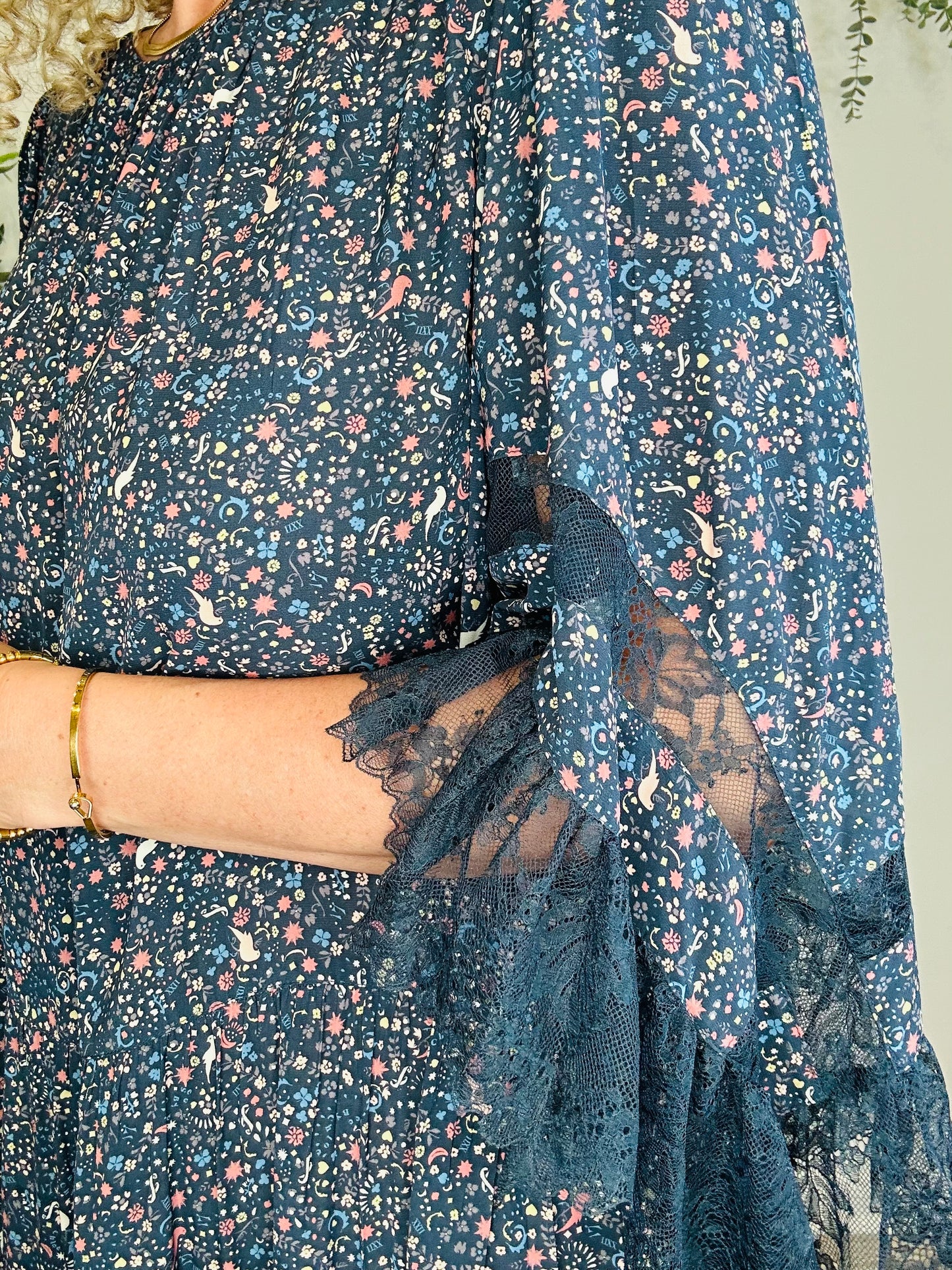 Short Patterned Dress - Size 42
