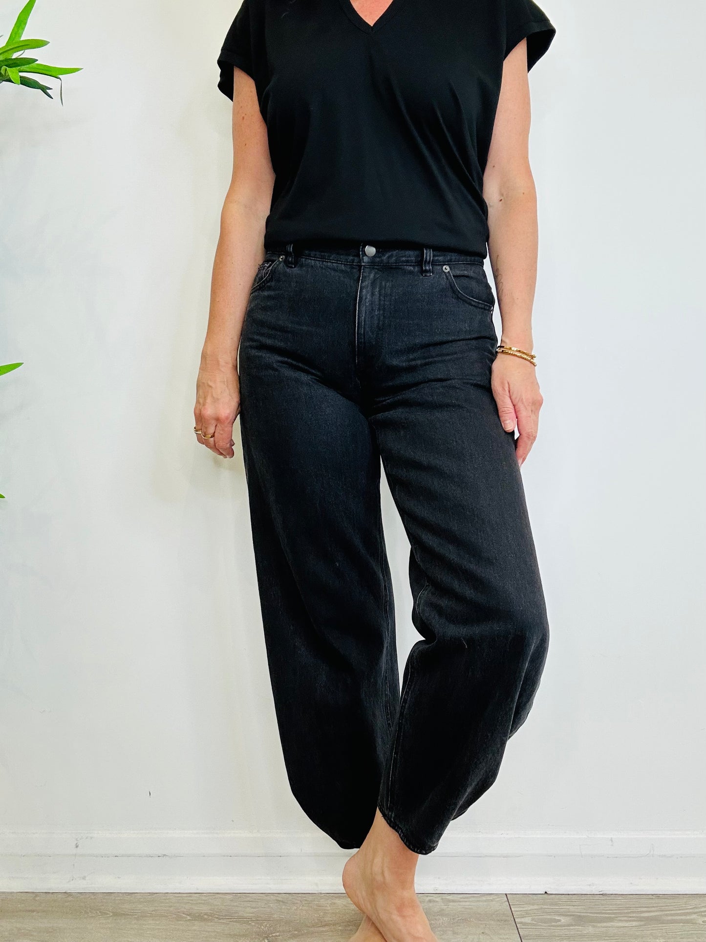 Curved Leg Jeans - Size 28
