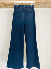 Load image into Gallery viewer, Hustler Flare Jeans - Size 27
