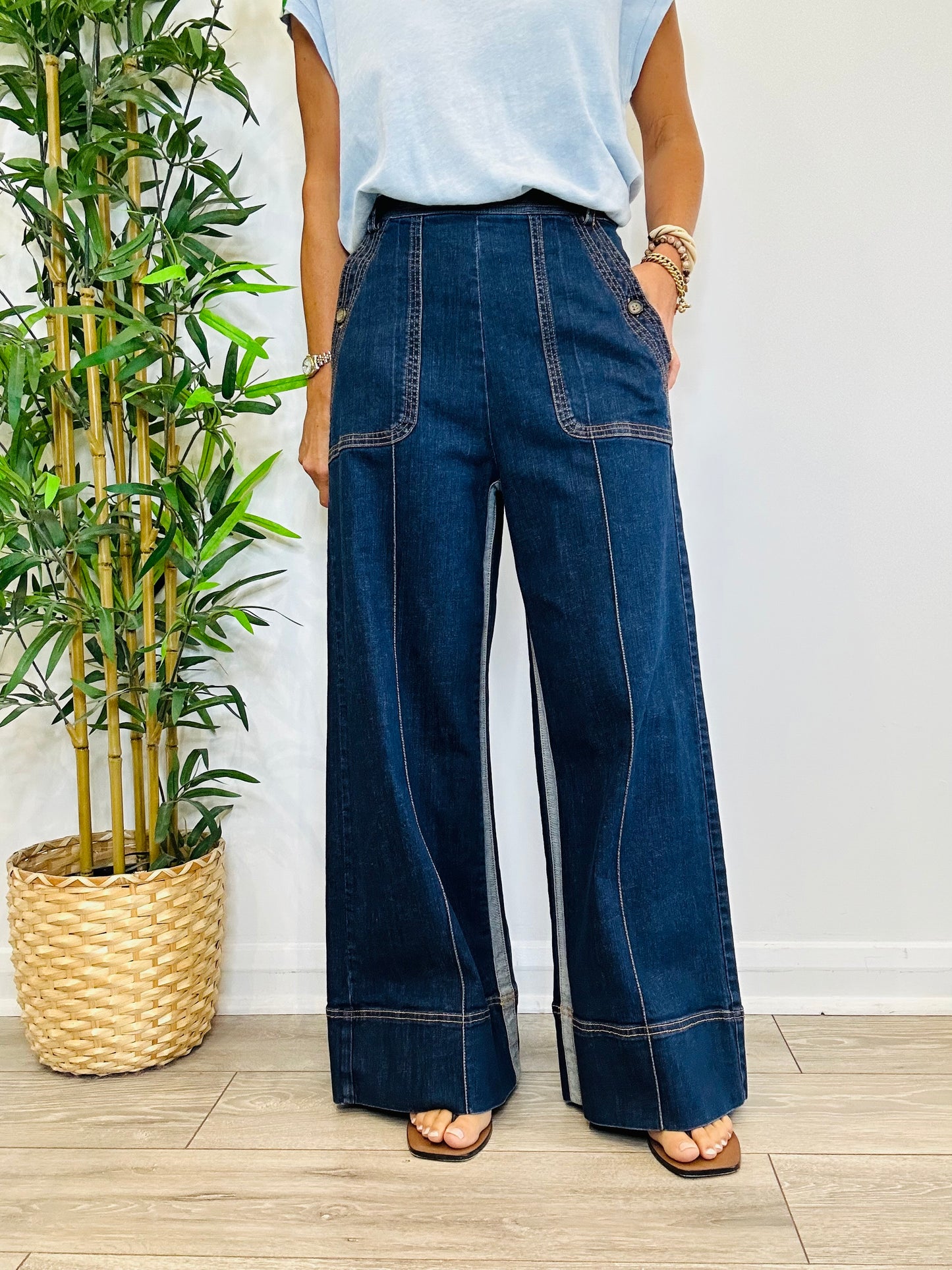 Wide Leg Jeans - Size S