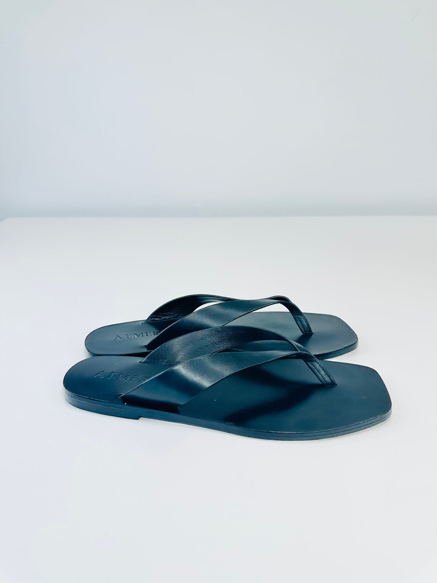 Kinto Leather Flip Flops - Size 39