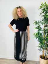 Load image into Gallery viewer, Silk Wrap Skirt - Size 40
