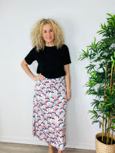 Load image into Gallery viewer, Patterned Midi Skirt - Size 40
