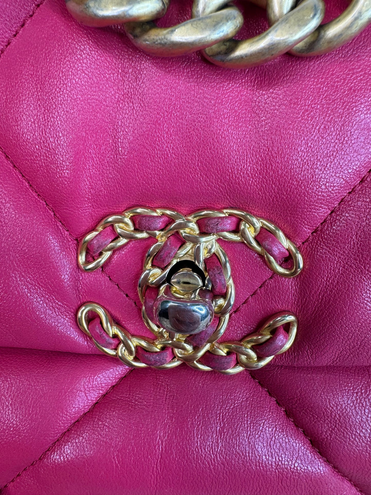 Medium Chanel 19 Bag