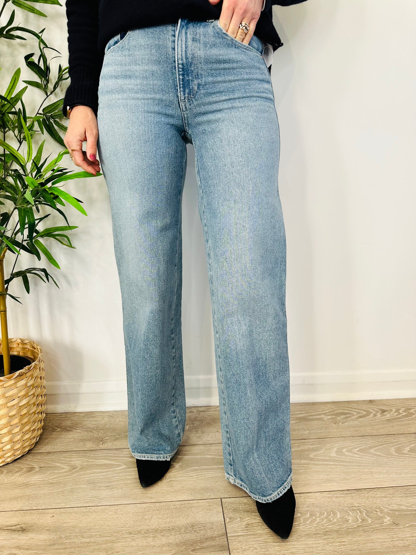 Sacha Straight Jeans - Size 24