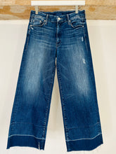 Load image into Gallery viewer, The Roller Crop Jeans - Size 27
