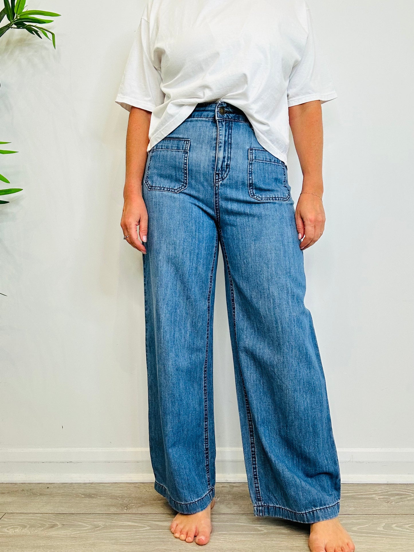 Wide Leg Jeans - Size 28