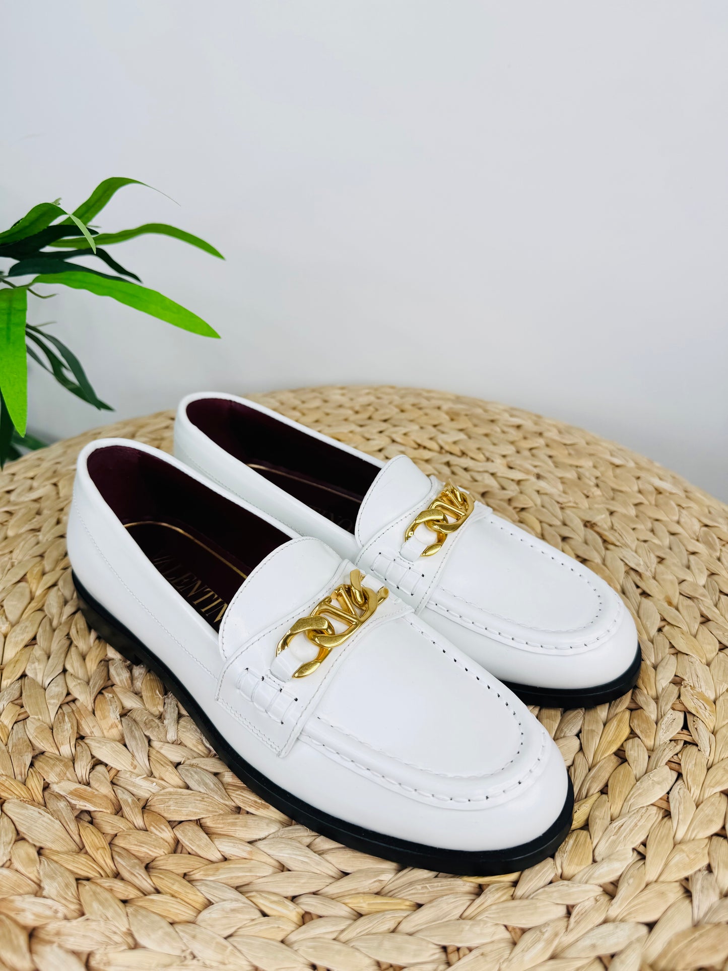 Chain V-Logo Loafers - Size 38