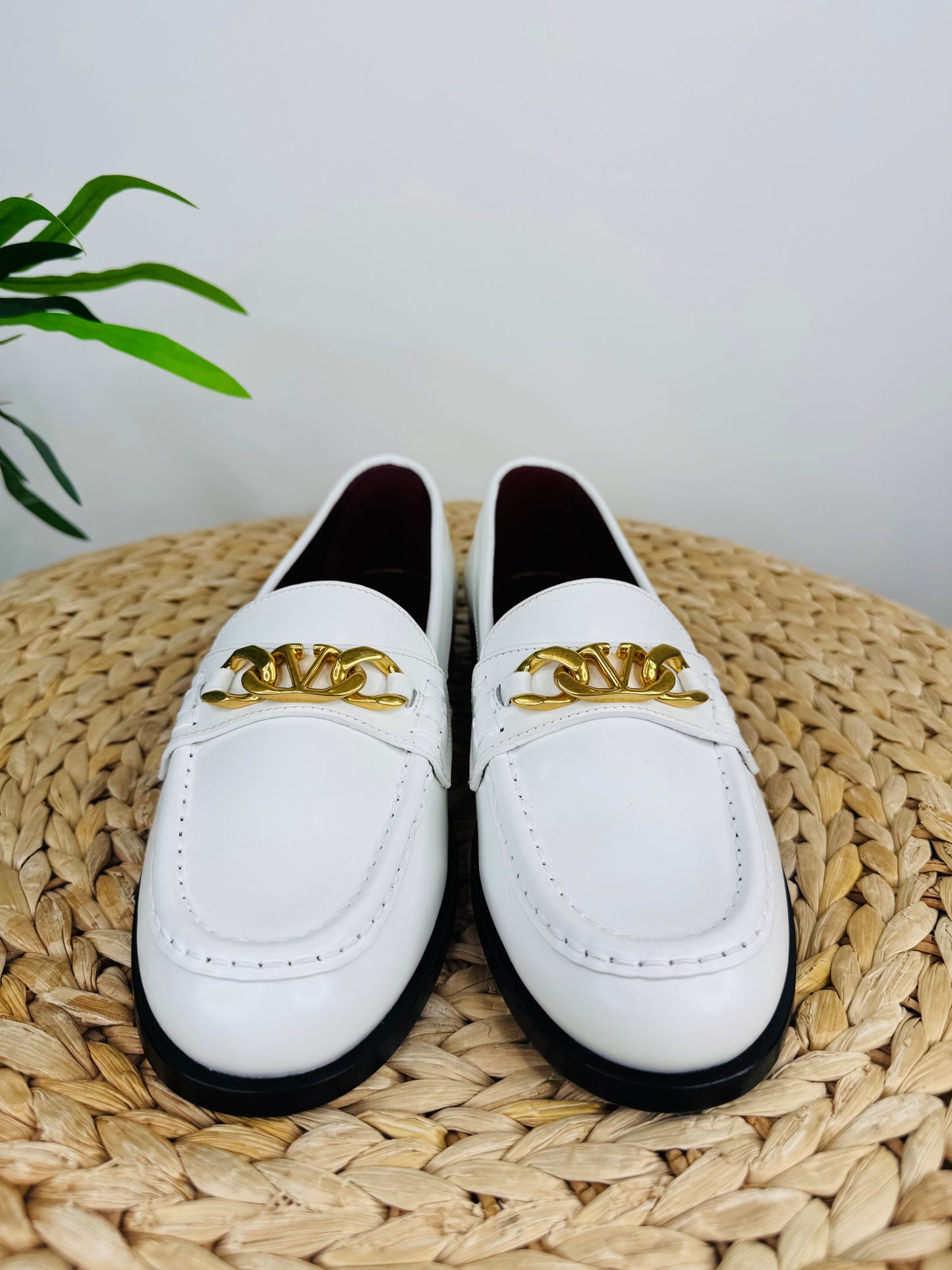 Chain V-Logo Loafers - Size 38