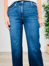 Load image into Gallery viewer, Le Slim Palazzo Jeans - Size 27
