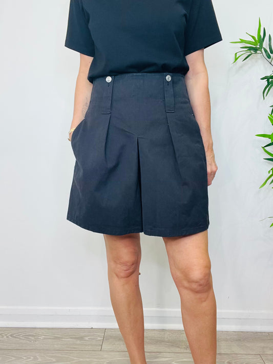 Dicochia Shorts - Size 40