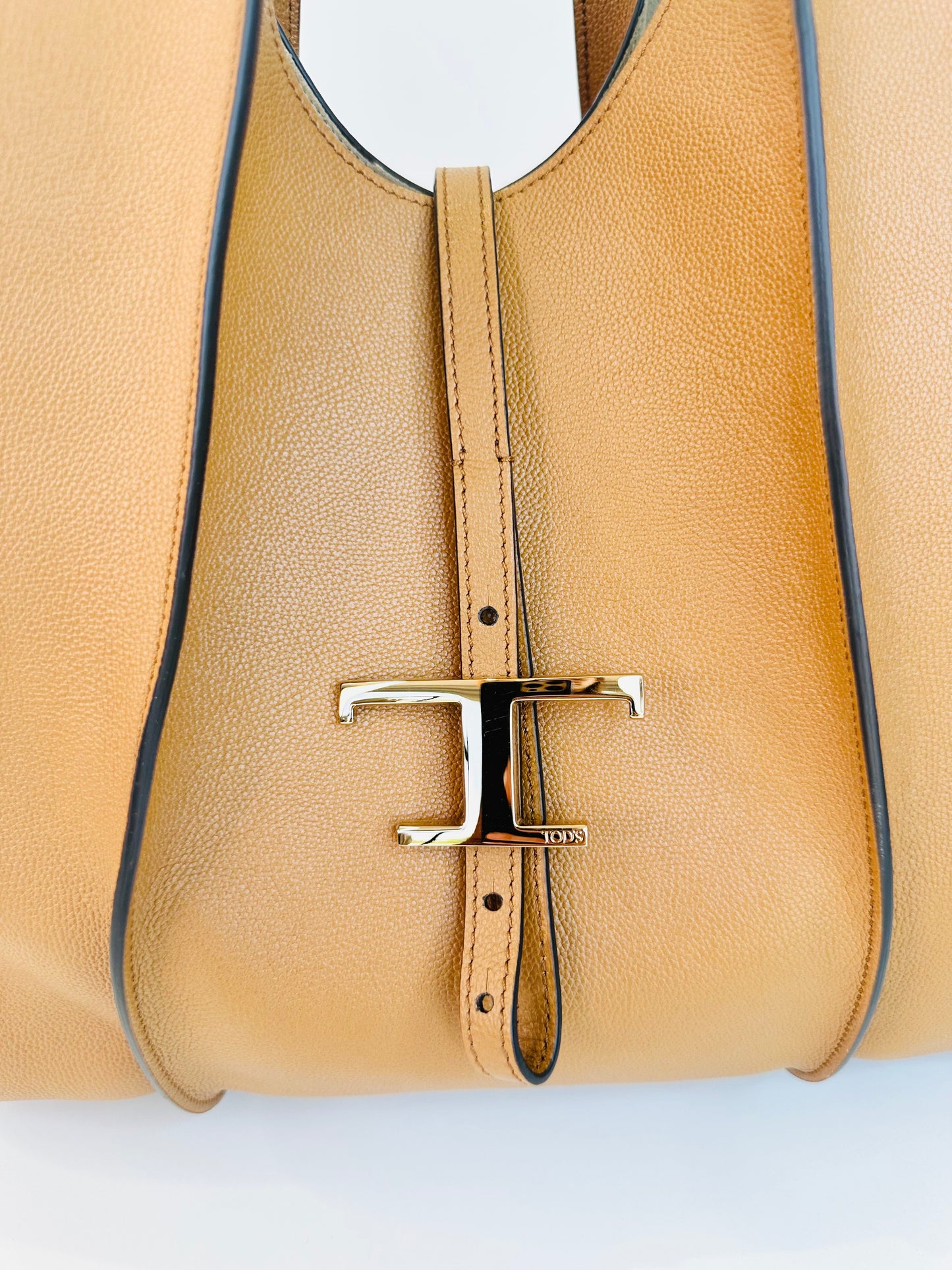 T Timeless Leather Shopping Bag