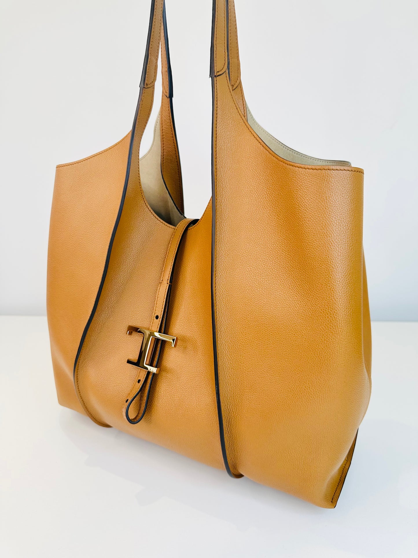 T Timeless Leather Shopping Bag