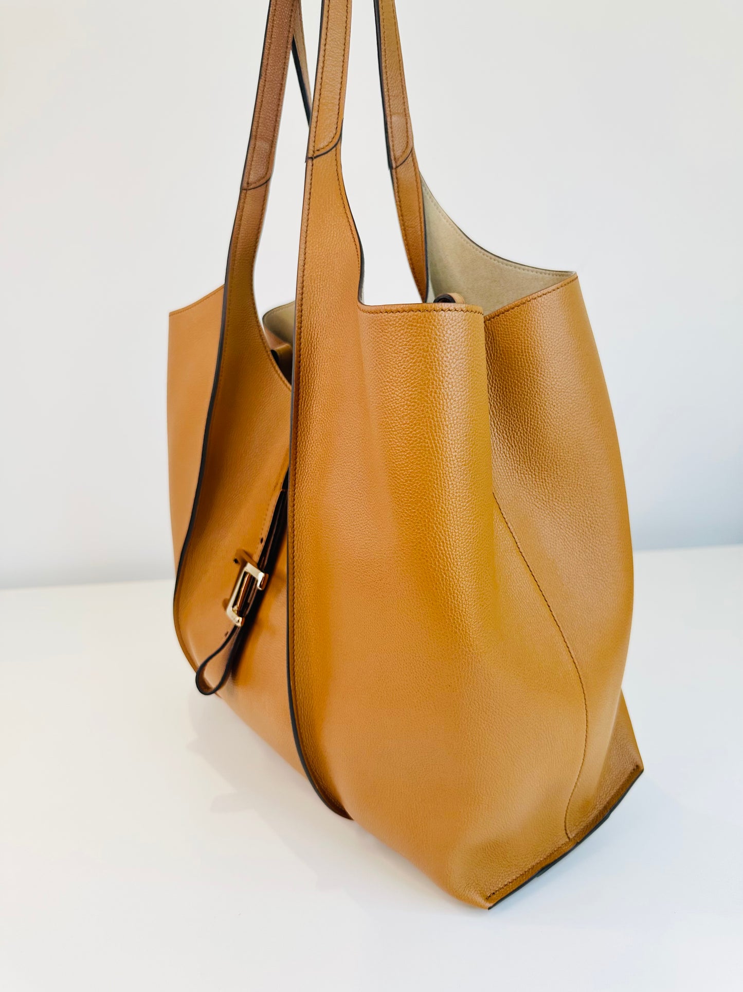 T Timeless Leather Shopping Bag