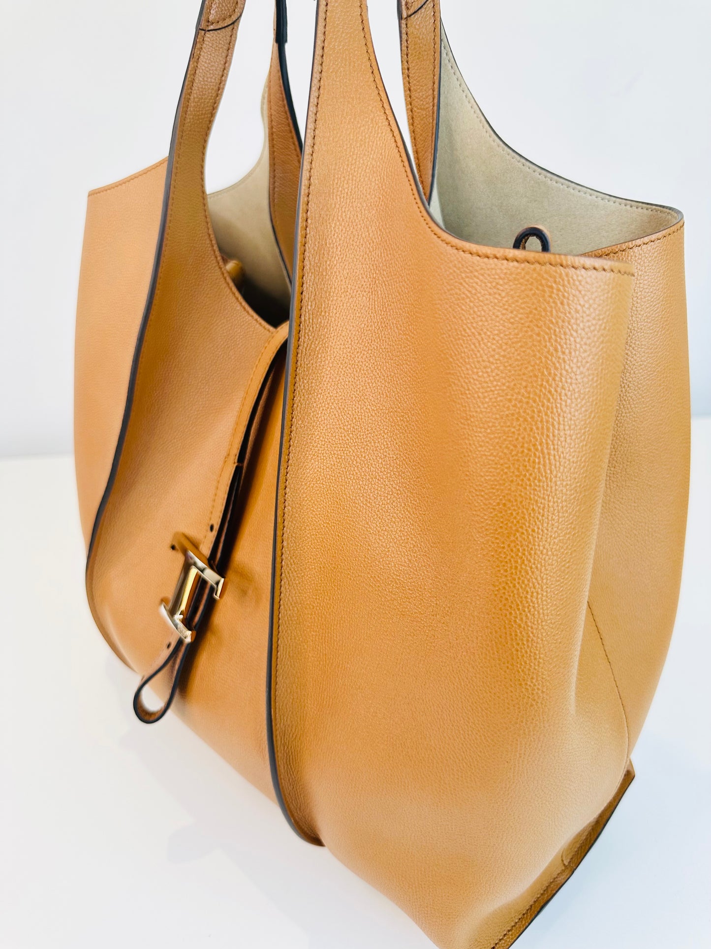 T Timeless Leather Shopping Bag