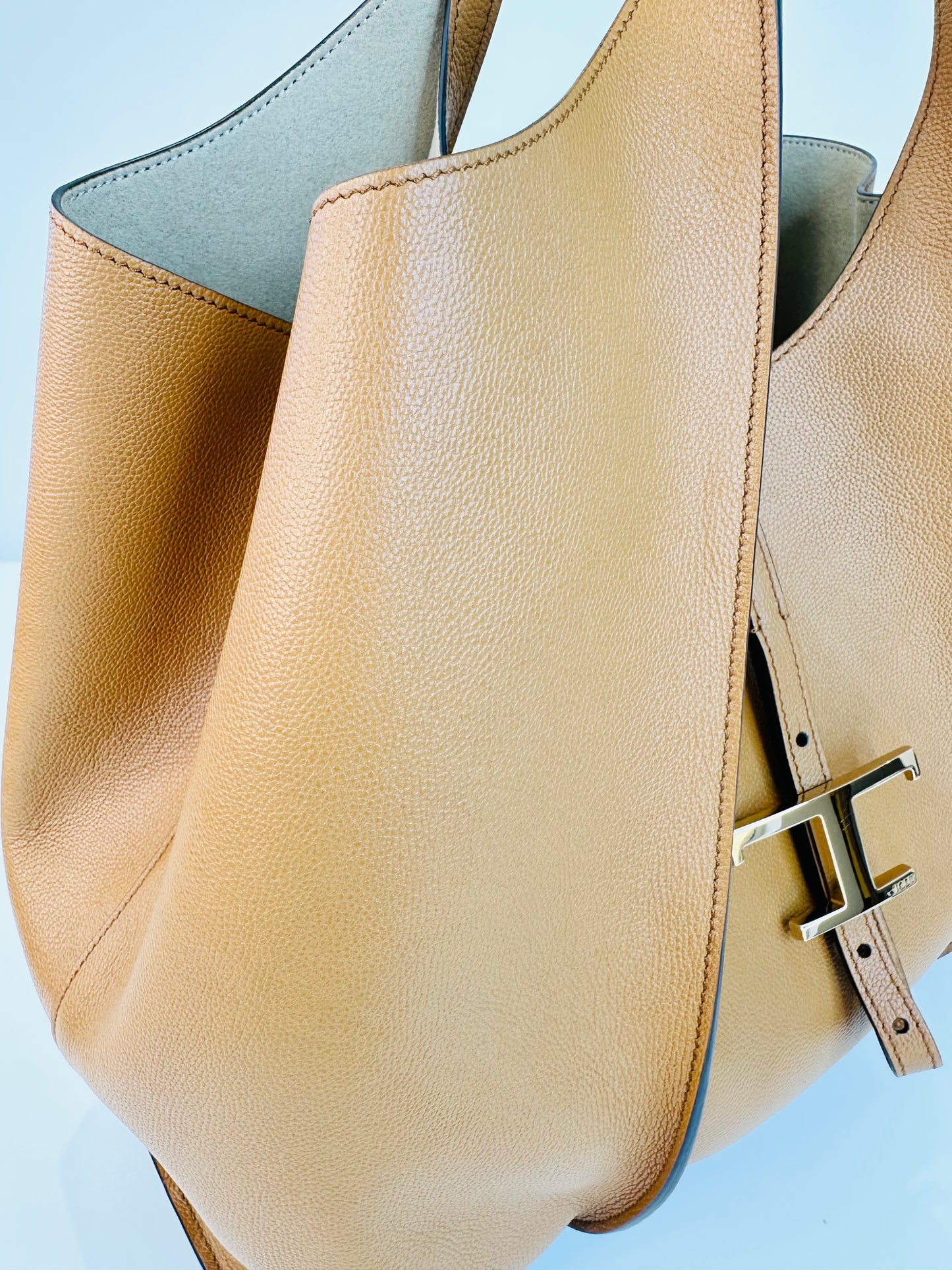 T Timeless Leather Shopping Bag
