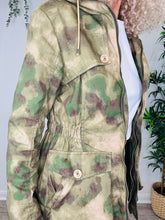 Load image into Gallery viewer, Camo Wax Parka - Size 10
