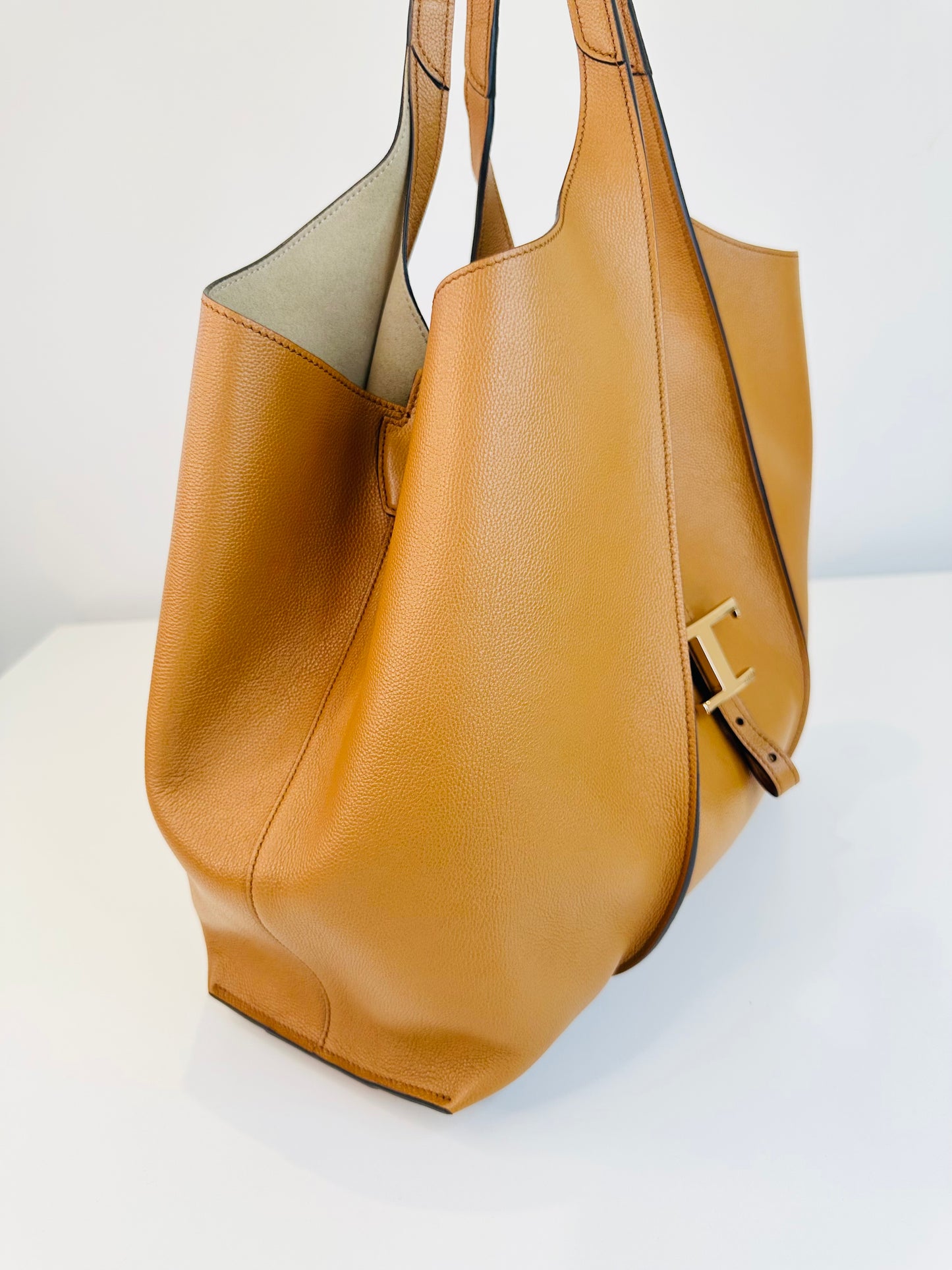 T Timeless Leather Shopping Bag