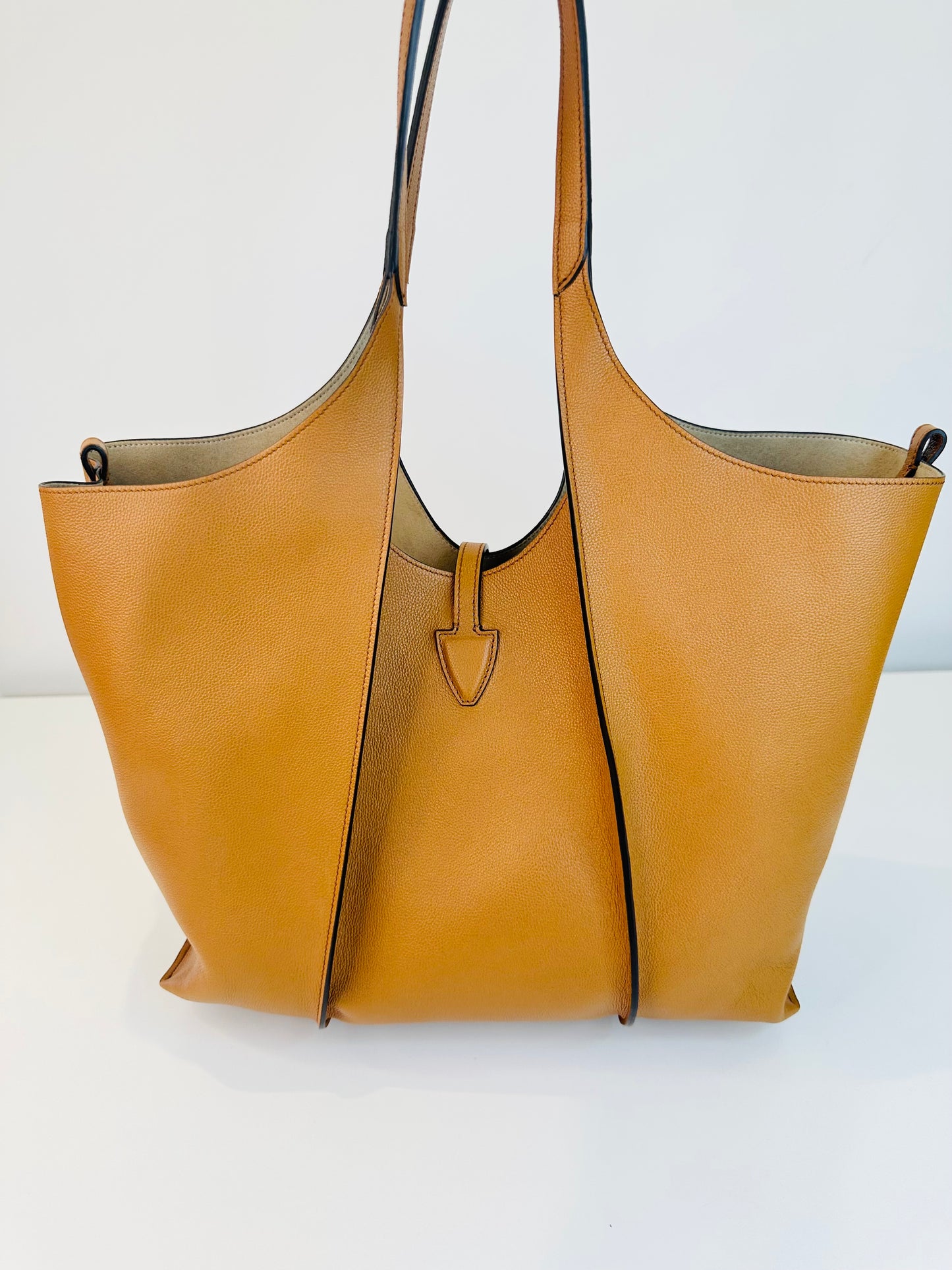 T Timeless Leather Shopping Bag