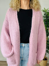 Load image into Gallery viewer, Chunky Knit Cardigan - Size M/L

