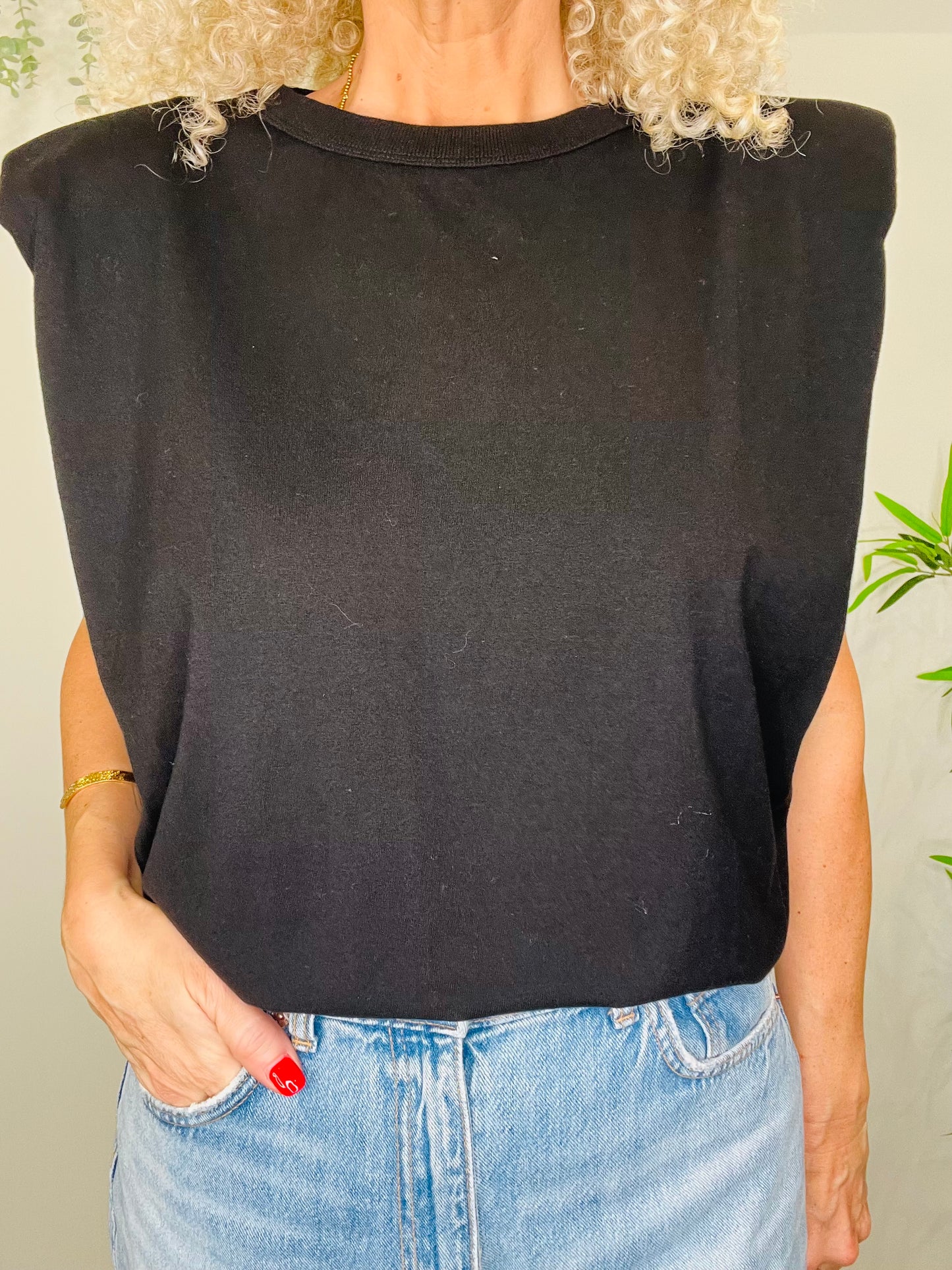 Sleeveless Tee - Multiple Sizes