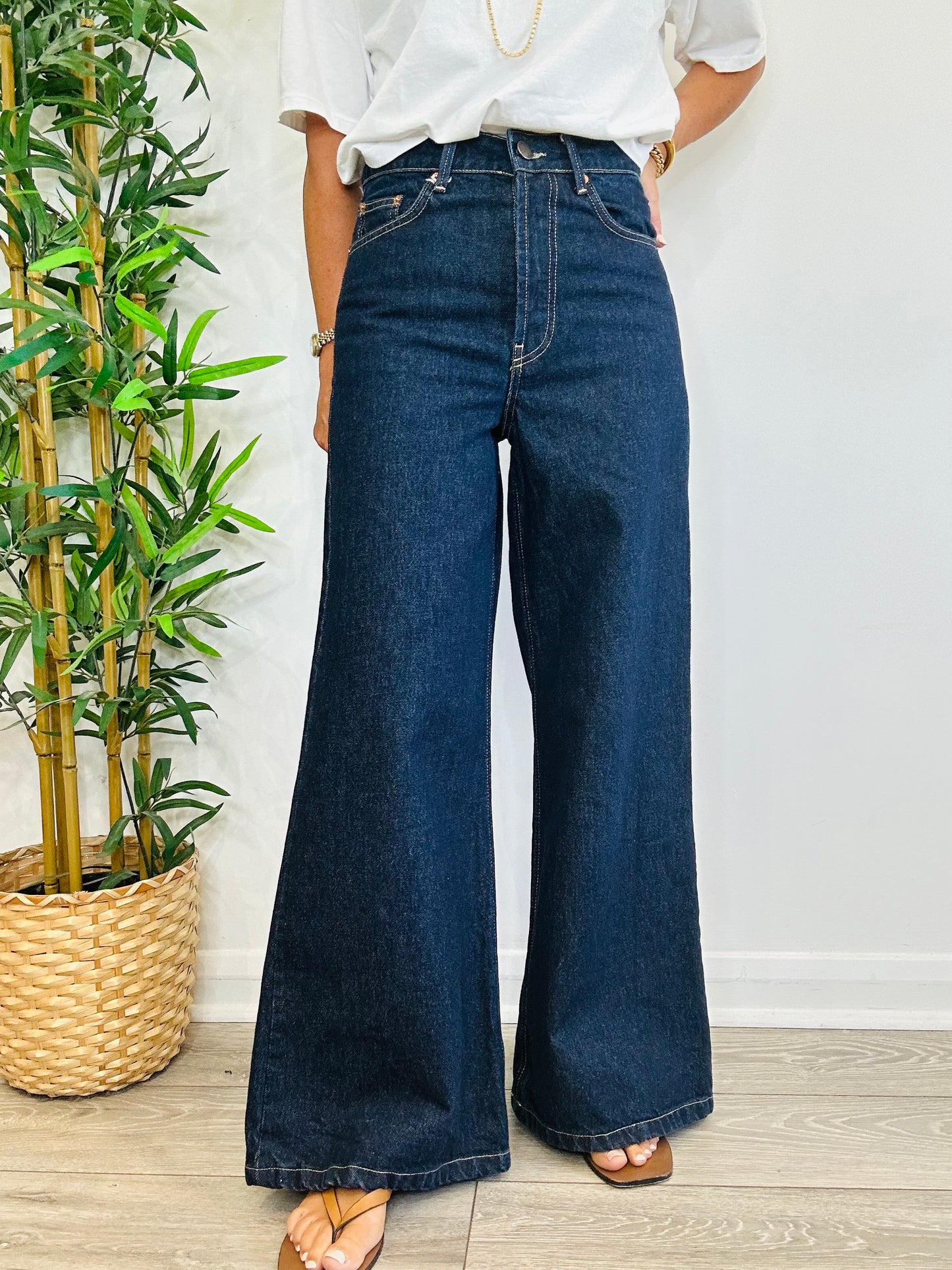 Wide Leg Jeans - Size 24
