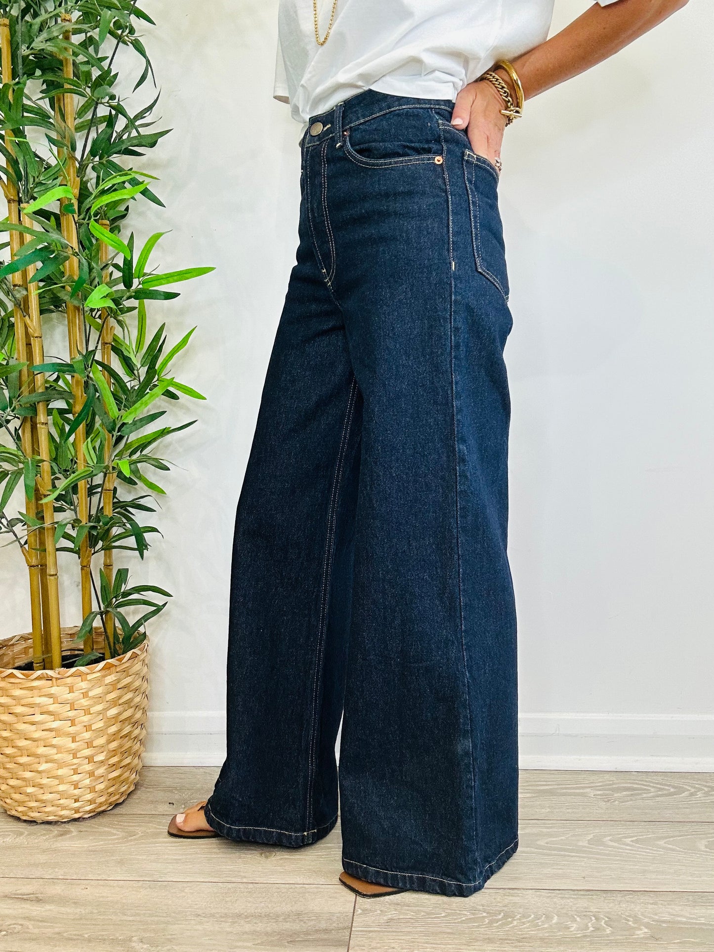Wide Leg Jeans - Size 24