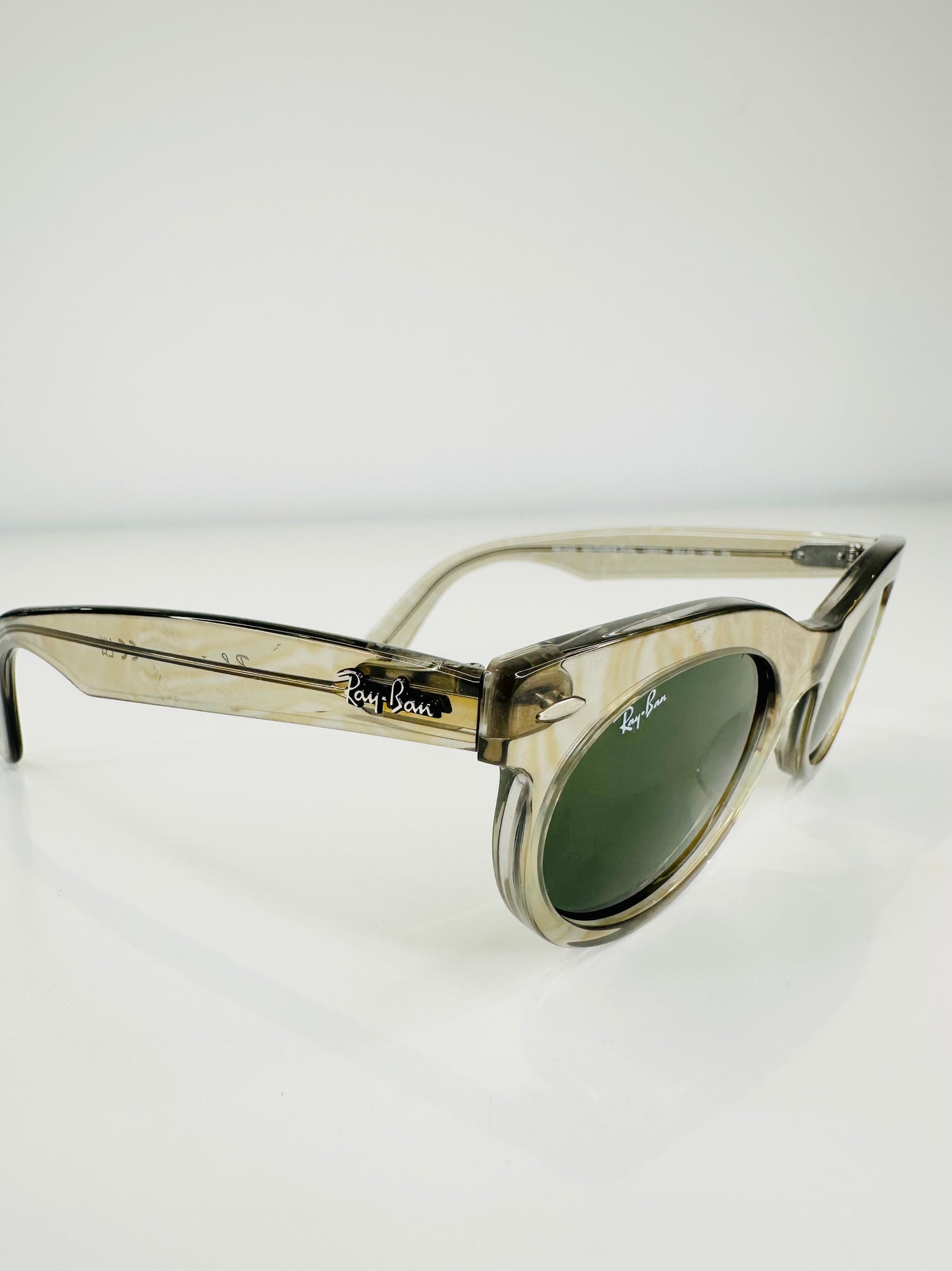 Oval Frame Sunglasses