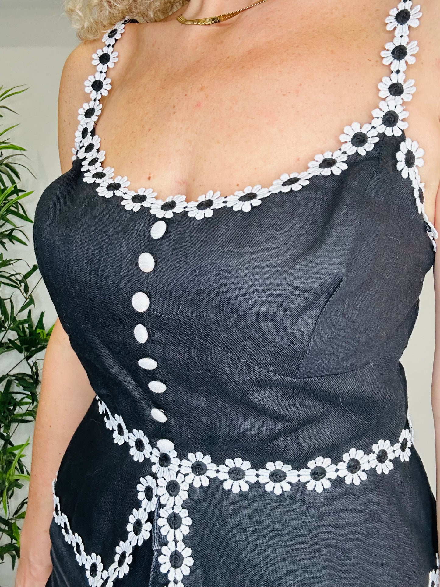 Daisy Linen Top - Size 12