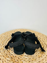 Load image into Gallery viewer, Raffia Trekky Sandals - Size 38
