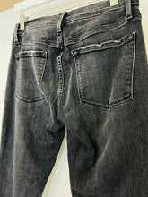 Load image into Gallery viewer, Le Garcon Jeans - Size 27
