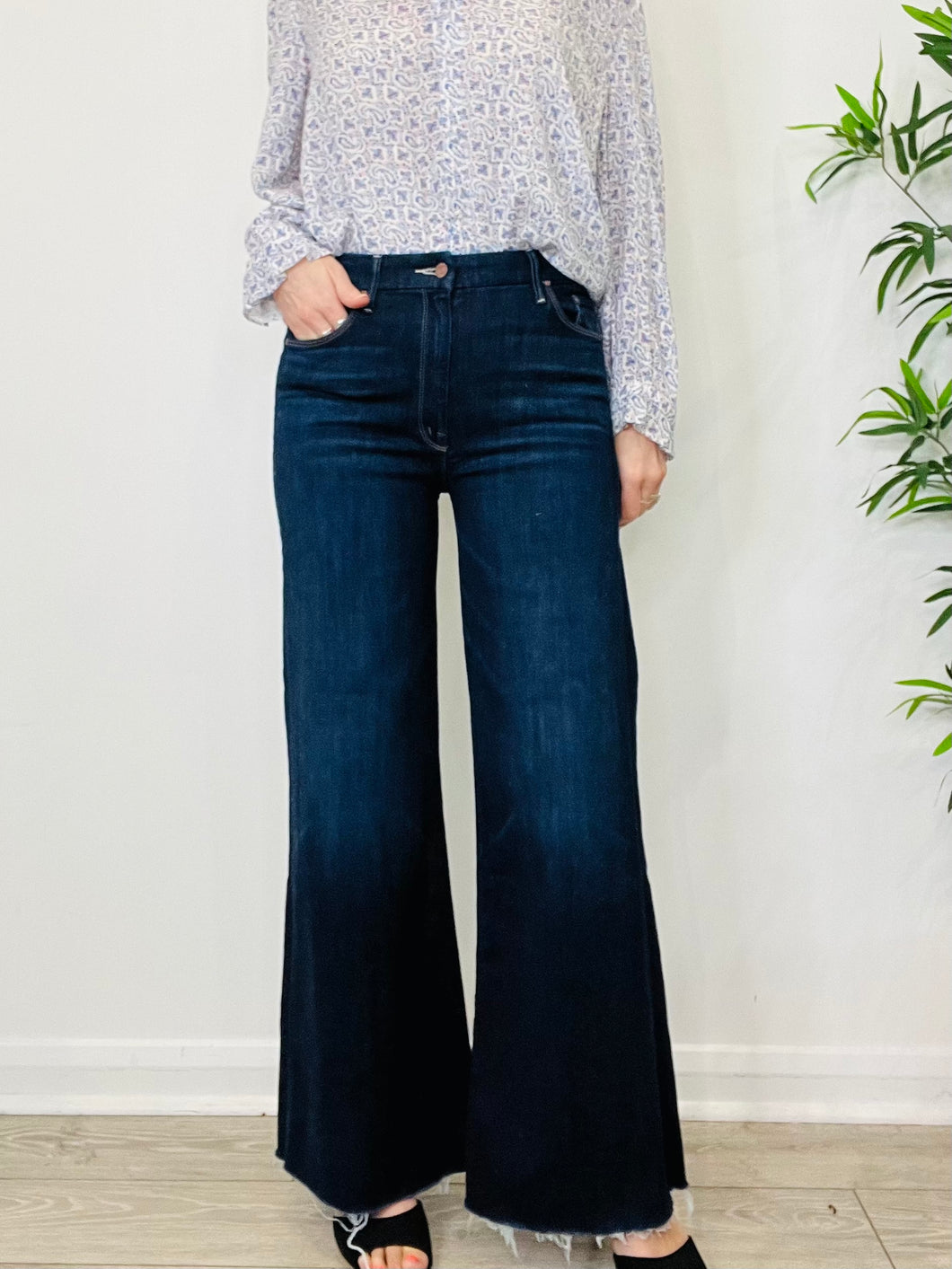 The Roller Flared Jeans - Size 30