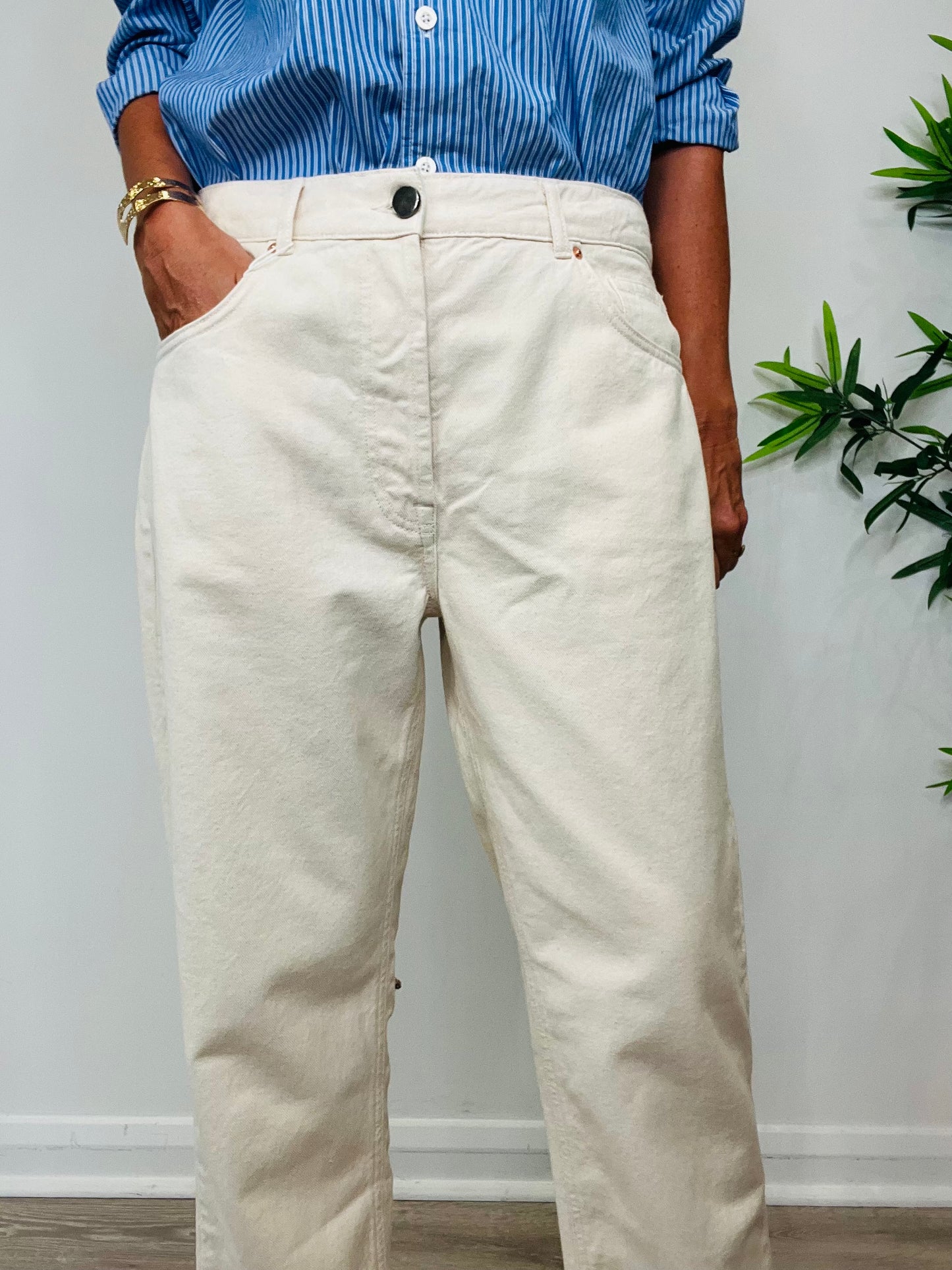 Carrot Jeans - Size 32