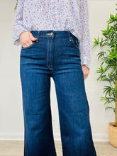 Load image into Gallery viewer, The Roller Flared Jeans - Size 30
