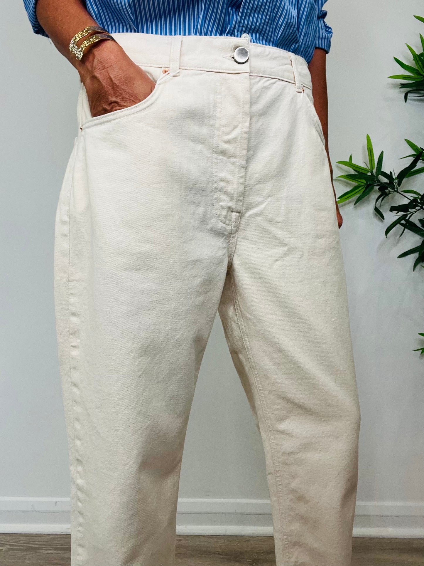 Carrot Jeans - Size 32