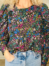 Load image into Gallery viewer, Floral Blouse - Size 40
