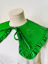 Load image into Gallery viewer, Leather Frill Collar
