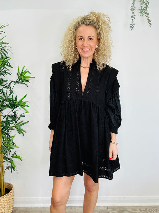 Short Broderie Dress - Size 36