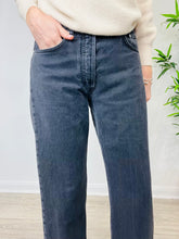 Load image into Gallery viewer, Shore Jeans - Size 29
