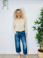 Load image into Gallery viewer, Straight Leg Jeans - Size 28
