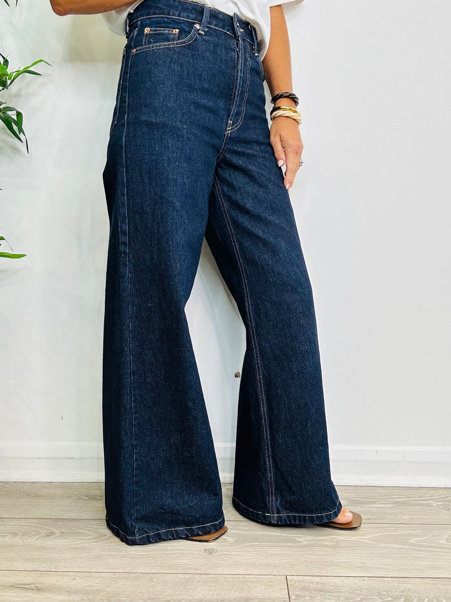 Wide Leg Jeans - Size 24